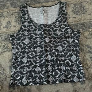 Black and White Pattern Crop